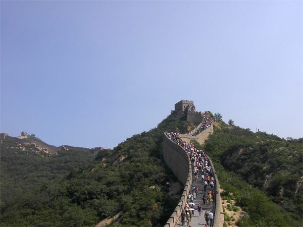 定期組織員工旅游營造輕松愉快的活動氣氛，努力為員工提供良好的工作和休閑環境，激發員工的集體意識和團隊精神，增強企業的凝聚力。(圖2)